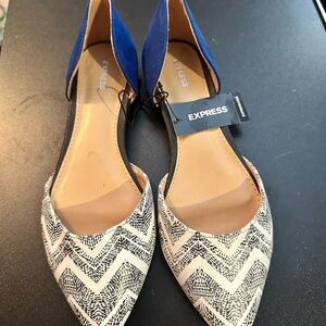 Express Women's Blue and White Chevron Flats